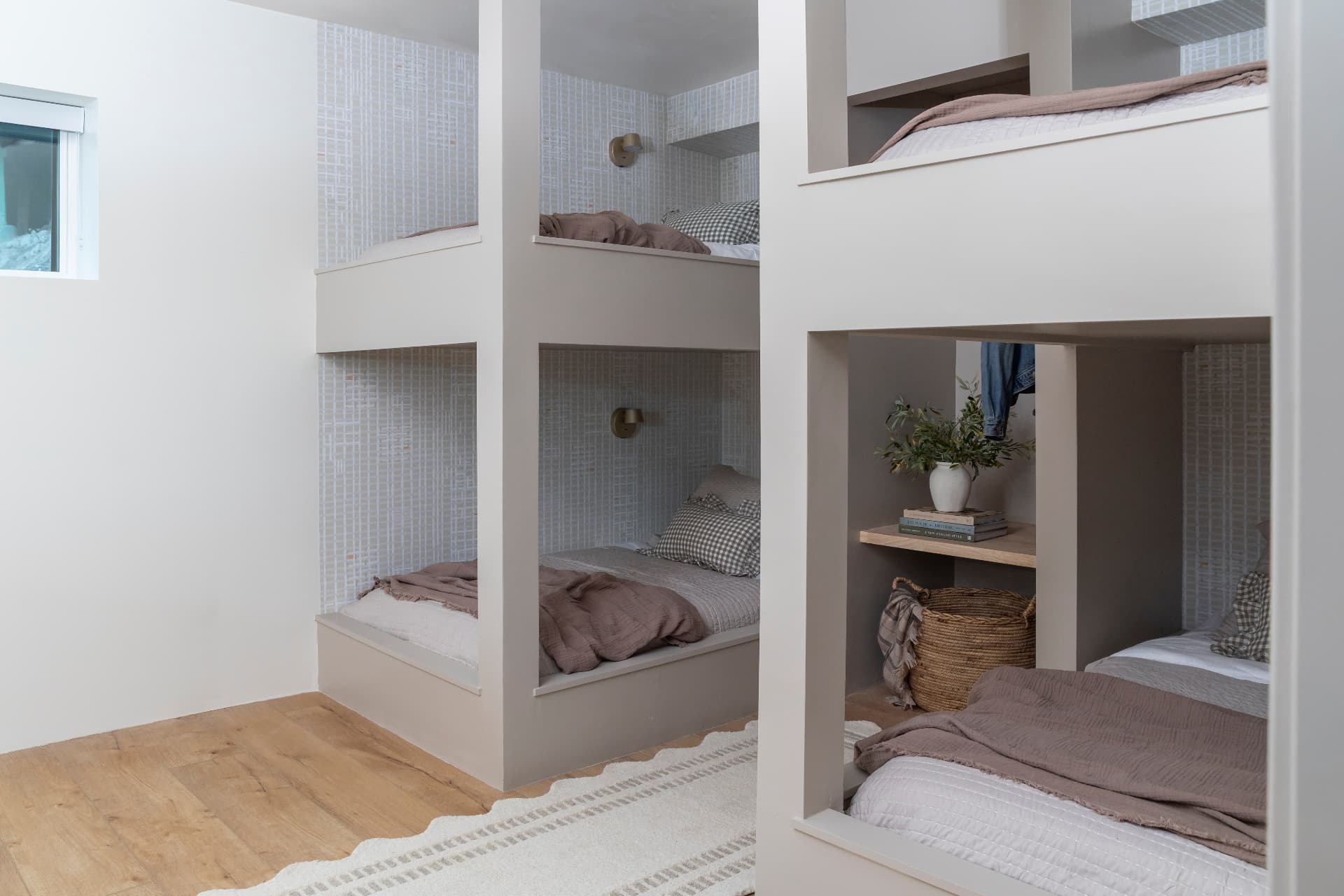 Built-in bunk room